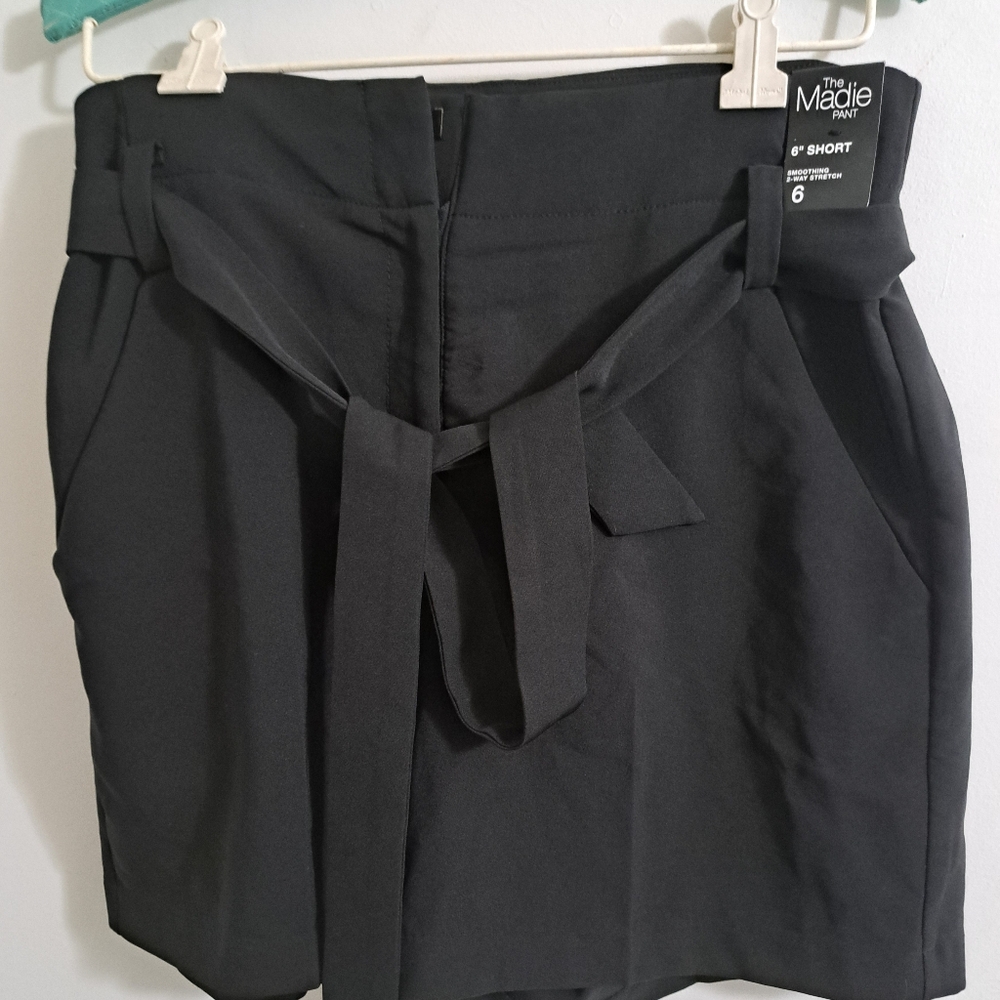 The Madie Pant Black Shorts.